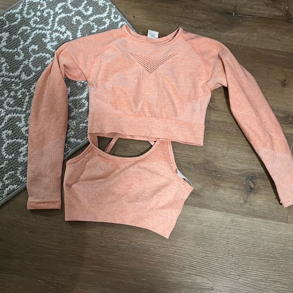 AYBL bra and cropped long sleeve shirt set